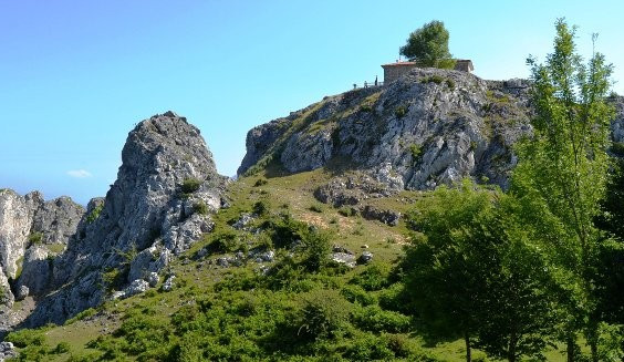 atxorrotx-gaztelua-eskoriatzan-01 atxorrotx-gaztelua-eskoriatzan-01