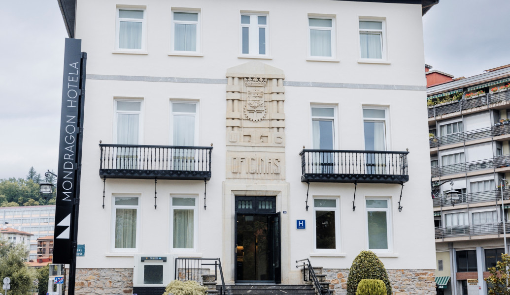 mondragon-hotela-kanpotik