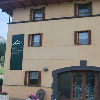 Santa-ana-hotela-707x327 Santa-ana-hotela-707x327