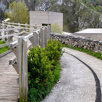 arantzazuko-pasealeku-irisgarria-01 arantzazuko-pasealeku-irisgarria-01